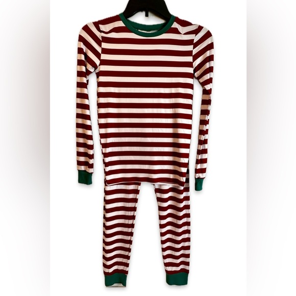 Pajama top and bottom set, red white and green for the holidays - Picture 1 of 6